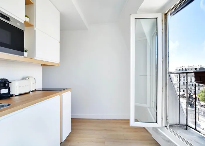 Superb Bright Studio Clichy Montmartre